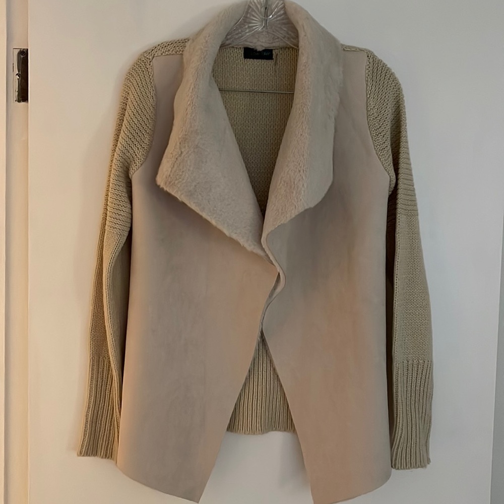 Love token knit jacket with faux fur